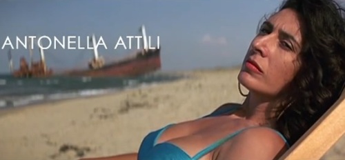 Antonella Attili è Stefania De Falco a Un posto al sole
