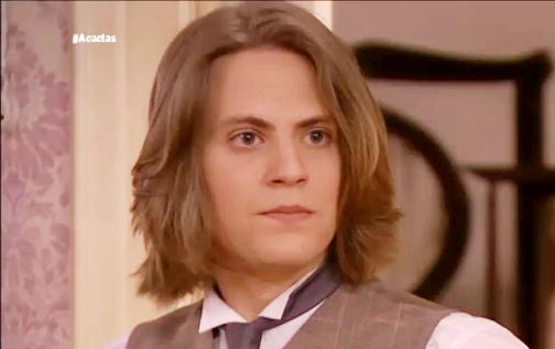 Anticipazioni Una Vita: CLAUDIO restituisce la casa agli HIDALGO