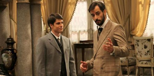 Luis Avalos è omosessuale e Olmo lo scopre - Il Segreto