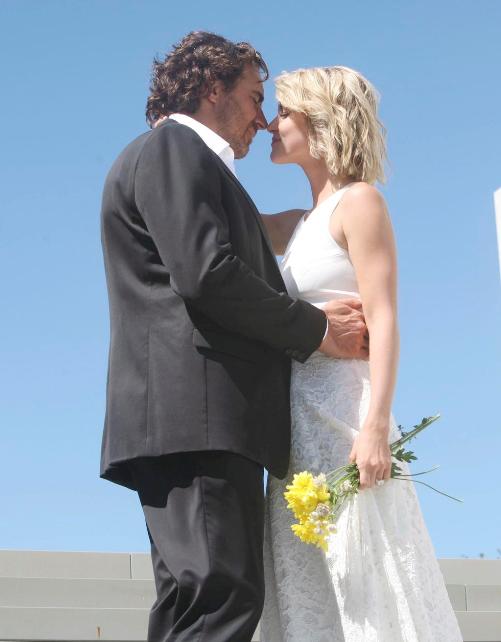 Anticipazioni Beautiful: RIDGE e CAROLINE, matrimonio sulla spiaggia