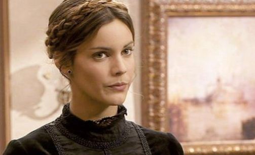 Soledadl lascia una lettera prima di partire - Il Segreto